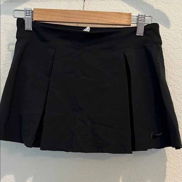 Nike Black Kids Skort - Picture 1 of 5